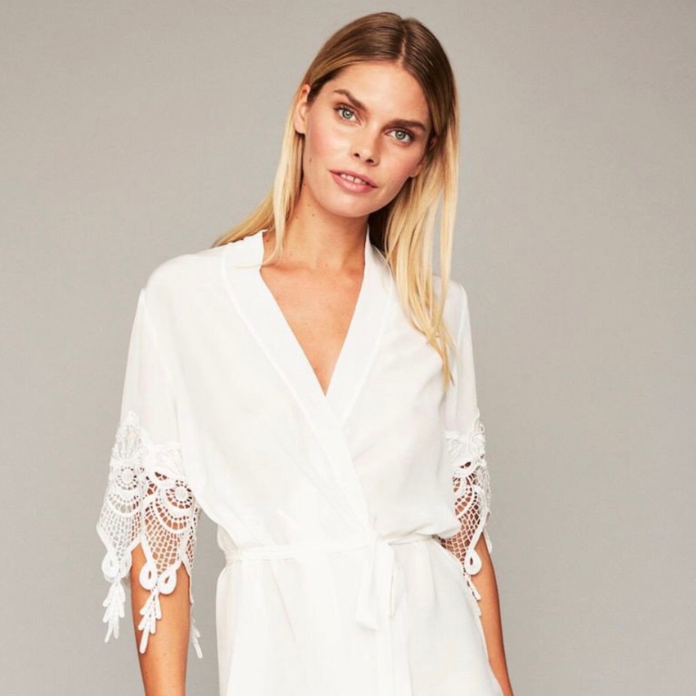 Stone Cold Fox 100% Silk Robe - One Size